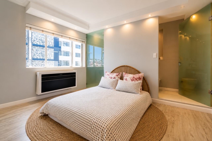 3 Bedroom Property for Sale in Sea Point Western Cape